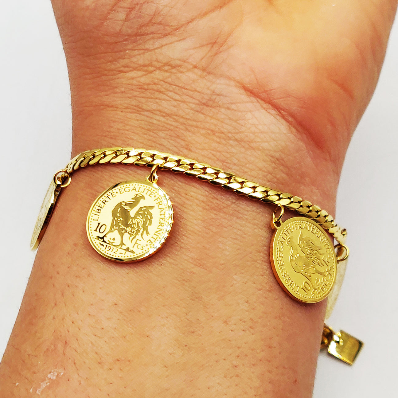 Bracelet avec médailles pièces françaises